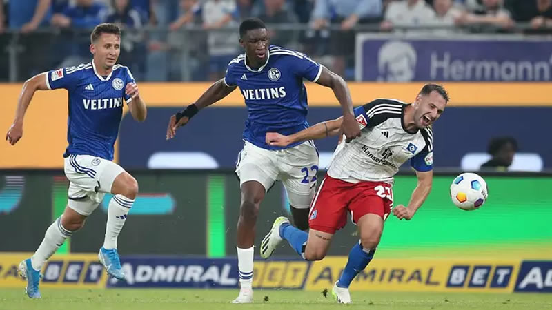 Em jogo de oito gols, Hamburgo vence Schalke na abertura da segunda divisão alemã
